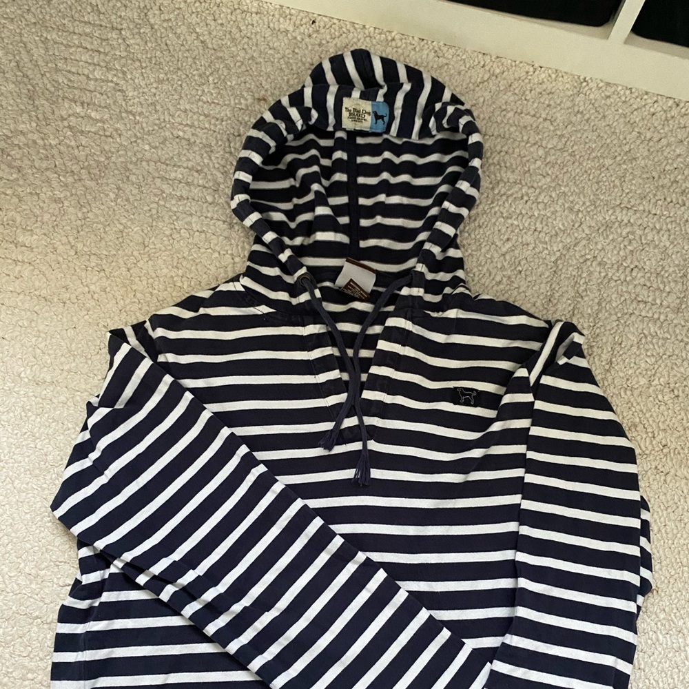 Black dog sweatshirt